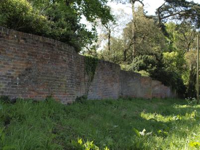 Easton Crinkle Crankle Wall